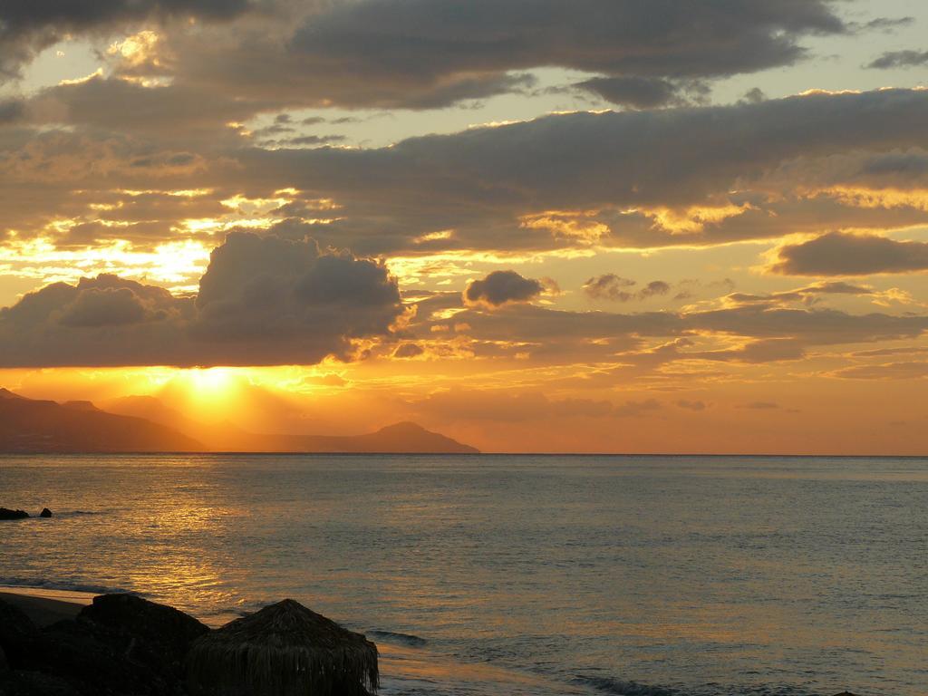 Ierapetra La Luna Blu Ferma Exteriör bild